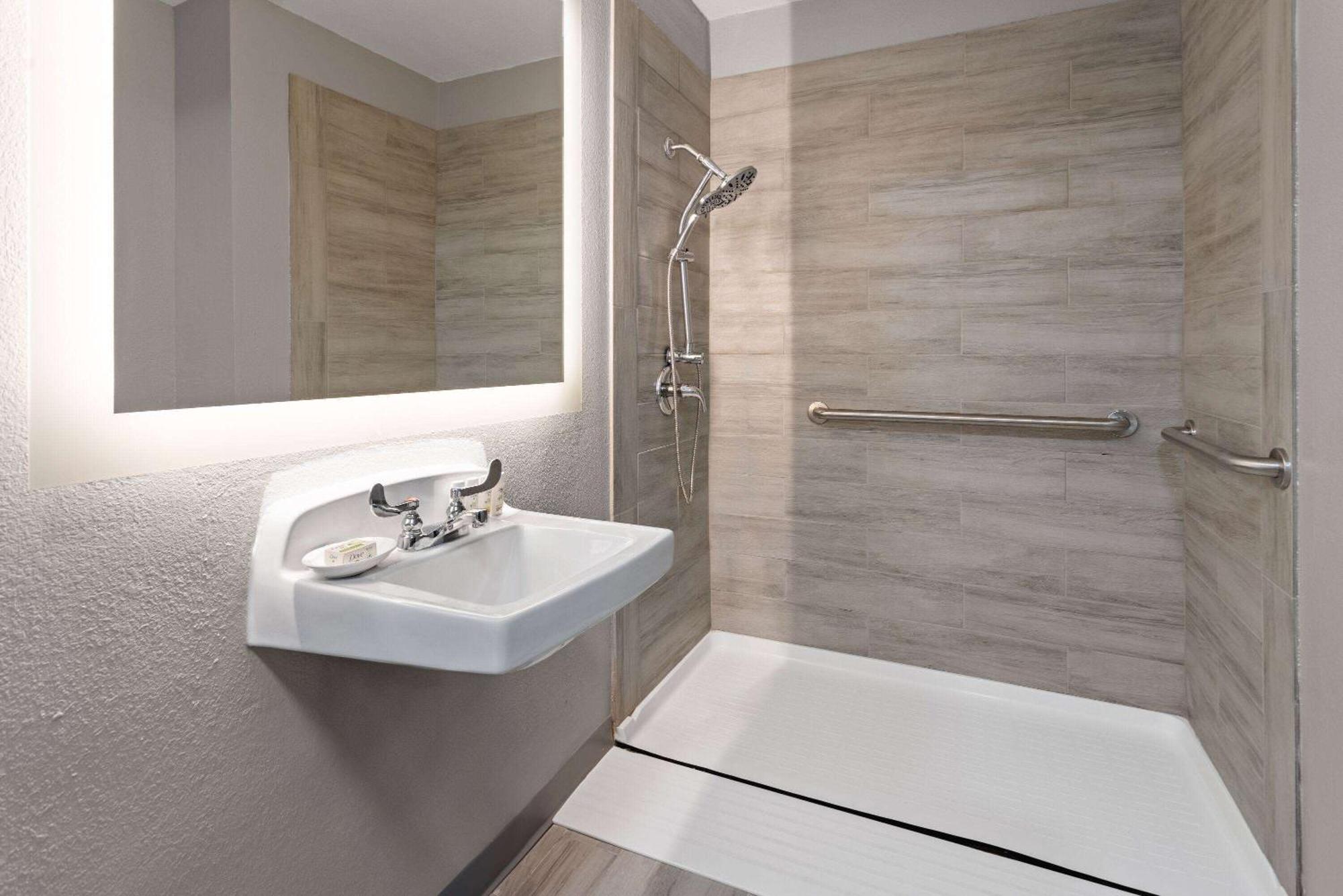 Hawthorn Extended Stay By Wyndham Columbia-Ft Jackson Zewnętrze zdjęcie
